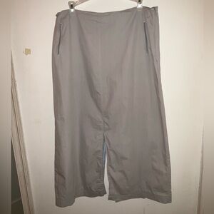 Old Navy Women’s Light Gray Skirt